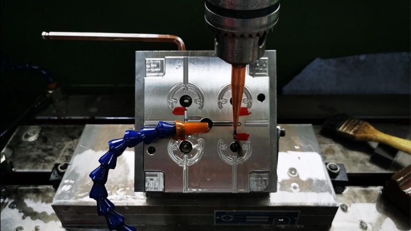 厨房设备不锈钢冲压模具：揭秘其核心工艺与选型要点**