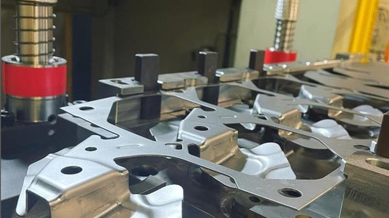 双色内饰模具：揭秘其制造关键**